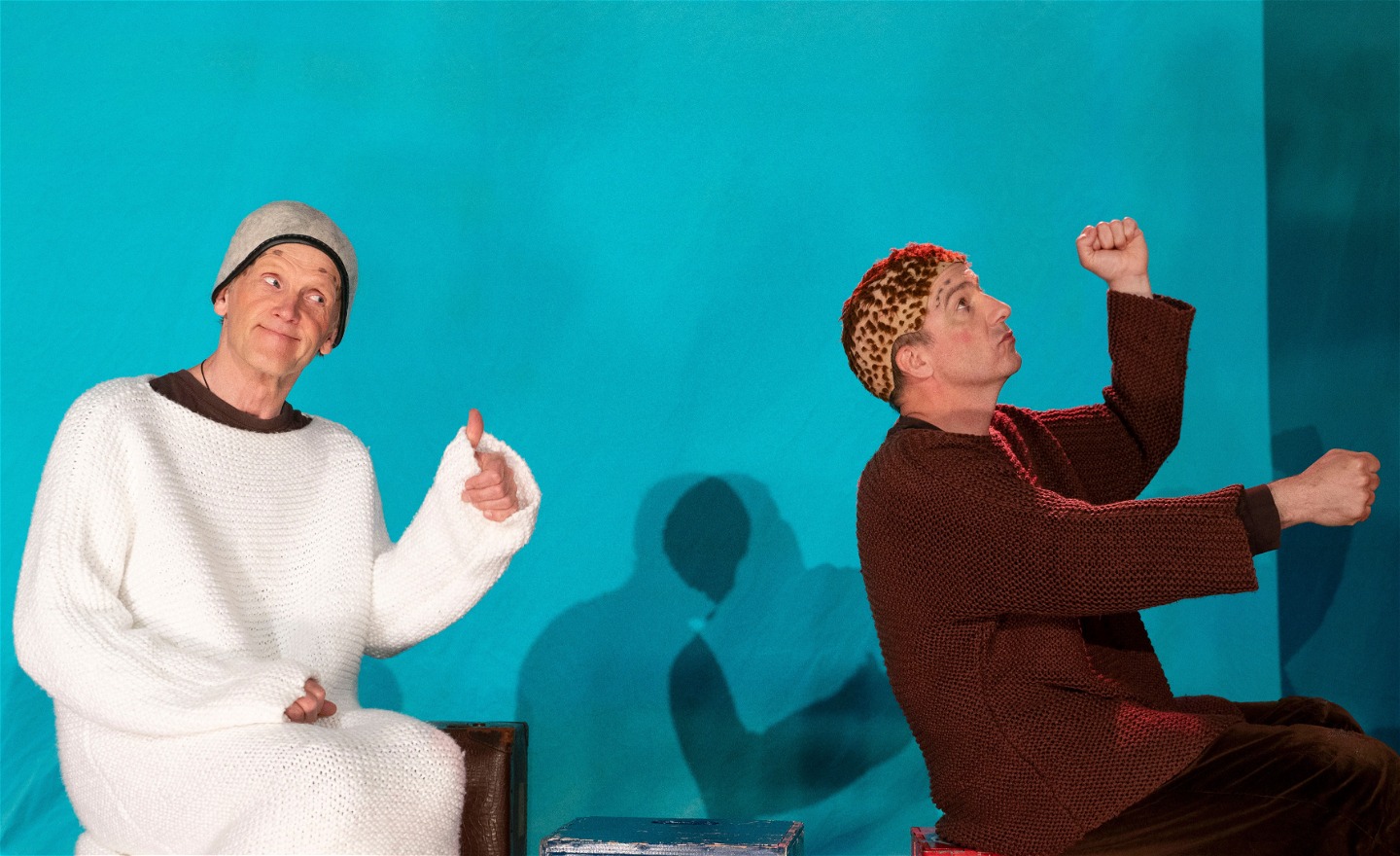 Bilden visar Alfons och Mållgan som åker tåg . Fopto Martin Skoog