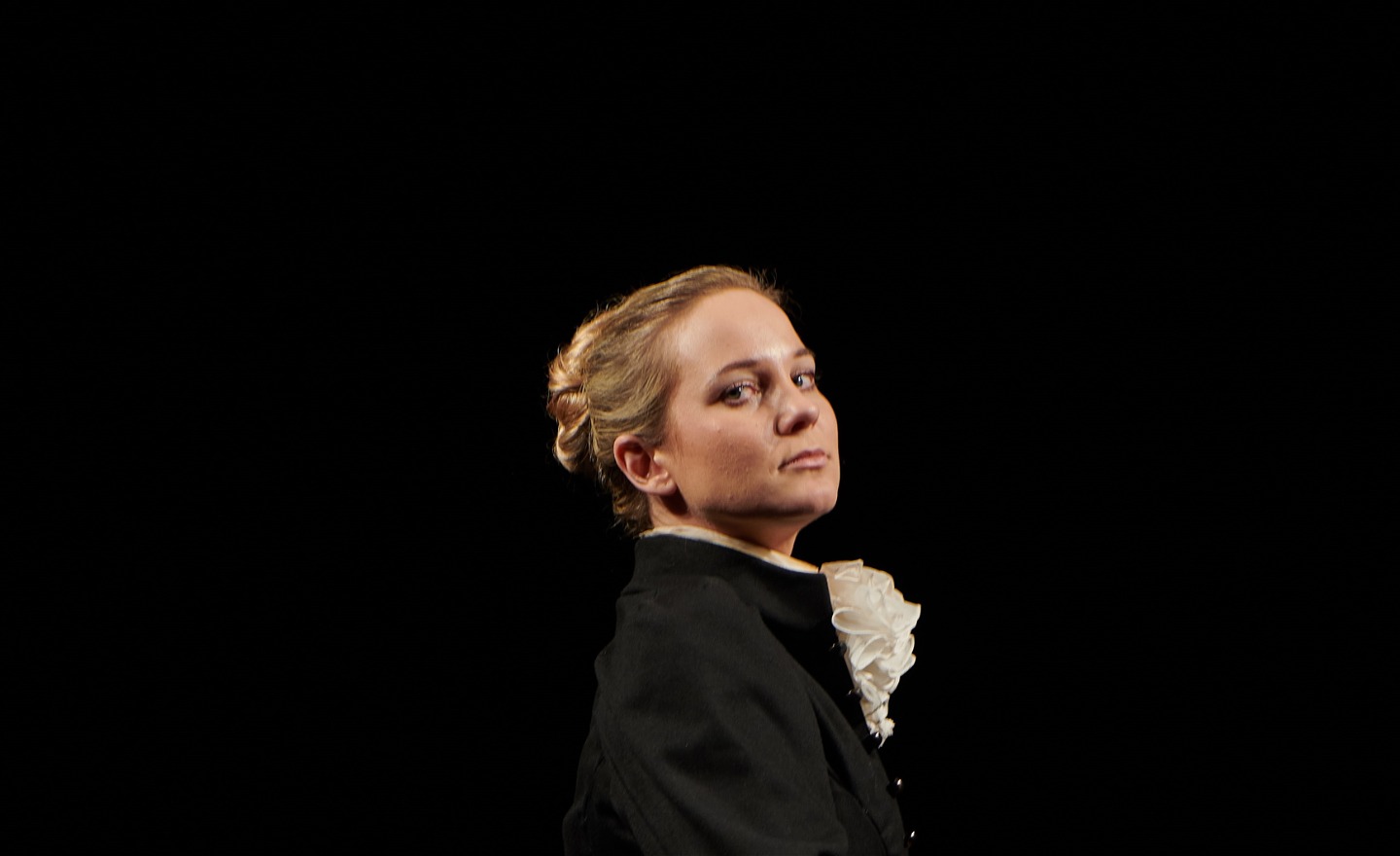 Foto på Amanda Gordon från föreställningen Quinnorna