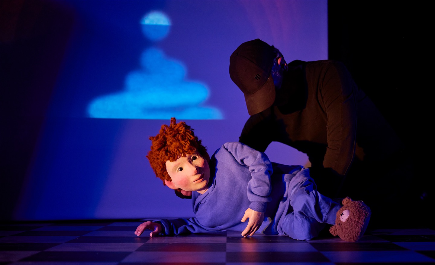 Alex i föreställningen Spola roll